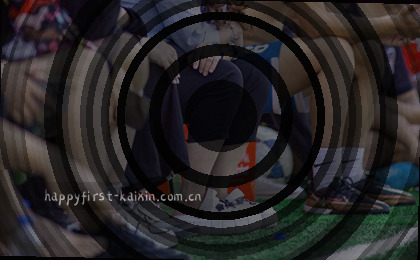骑行在绿道上,手机导航实时更新路线。